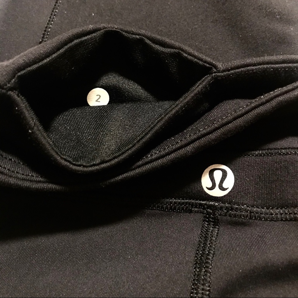 🍋 Lululemon Cropped Black Leggings (Size 2)